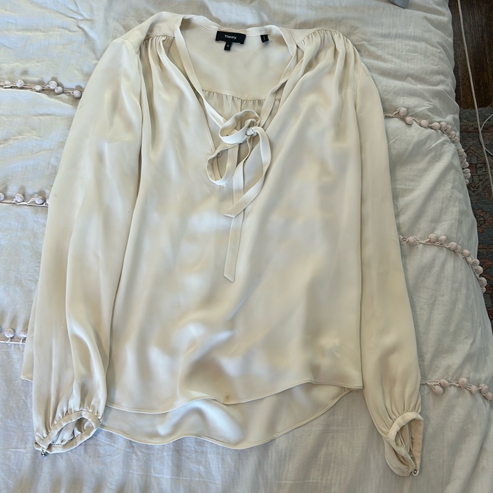 Cream Theory blouse. Size: Medium. Color: Cream.